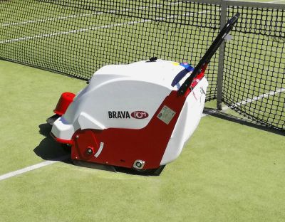 Padel un tenisa laukumu tīrīšanas mašīna RCM BRAVA 800 ET ACE